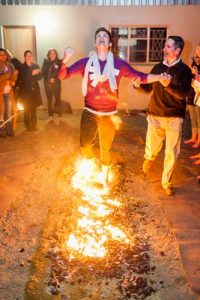 dr-steven-gullan-firewalking-5